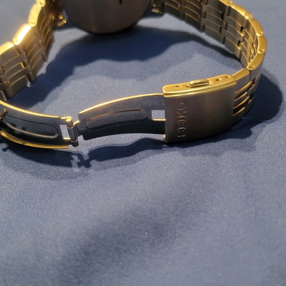 Seiko Datejust men's 2-tone quartz watch - Picture 3 of 7